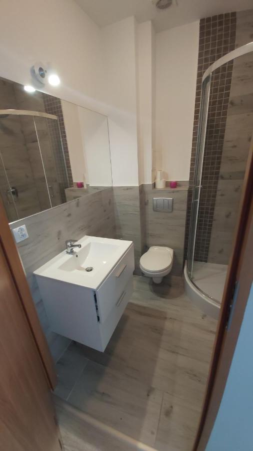 Hostel Polnocna 61 Сосновец Екстериор снимка